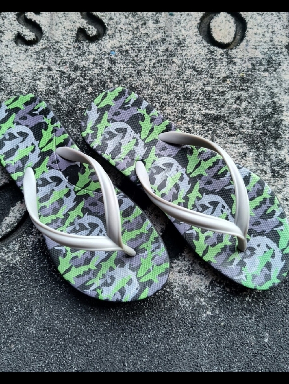 NWOT DSG Shark Camo Toddler Flip Flop Sandals sz 13K- 1 Green Gray Beach